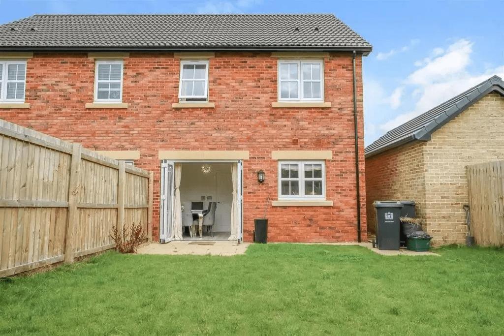 3 Bed Home In Peaceful Village Darlington Middleton One Row 외부 사진
